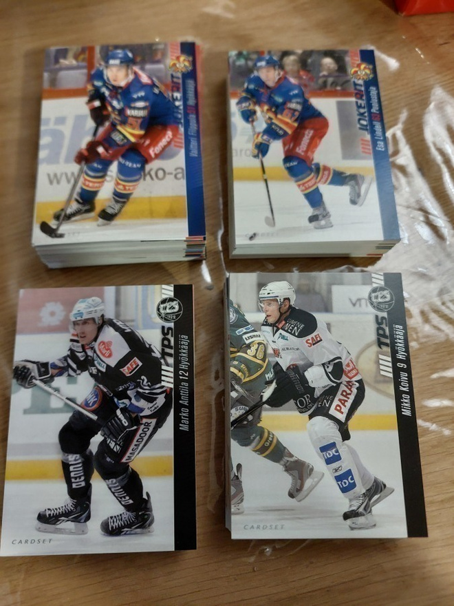181 kpl 2012-13 Cardset -korttia