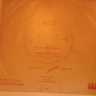 STYLE :: LOVE IS KNOCKING ON MY DOOR :: VINYYLI  7"  1983 - pikkukuva 2