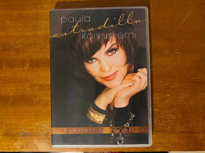 Paula Koivuniemi estradilla DVD