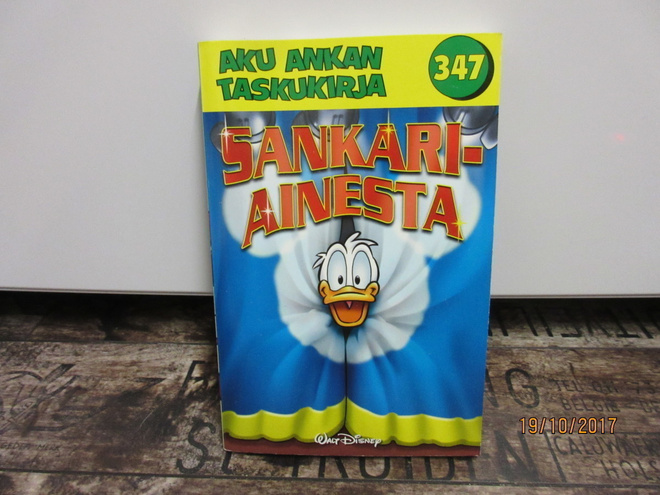 Aku Ankan taskukirja 347 - Sankariainesta (1.Painos)