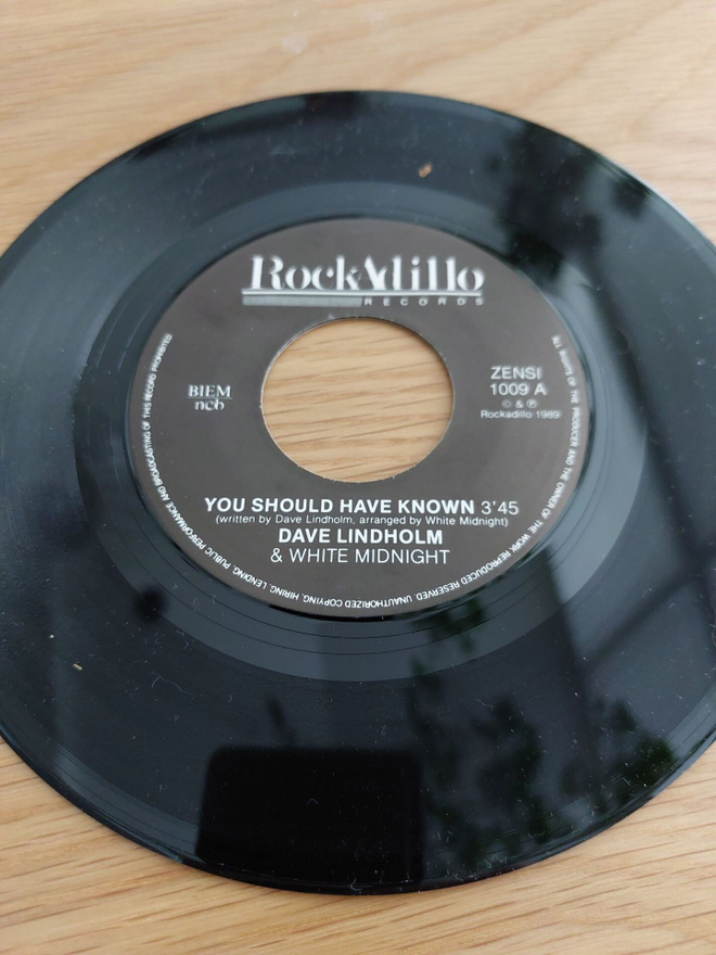Dave Lindholm & White Midnight – You Should Have Known / You