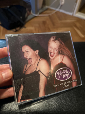 Nylon Beat seksi vie ja taksi tuo cds