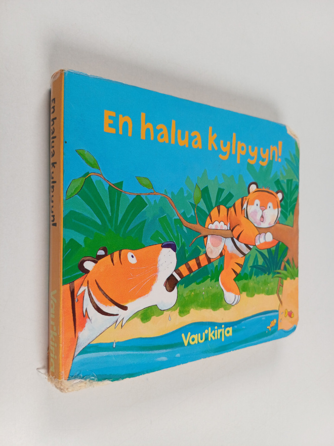 Julie Sykes : En halua kylpyyn!