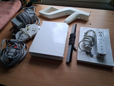 LOPPUHUUTOKAUPPA: Nintendo Wii (mod) ja tarvikkeet