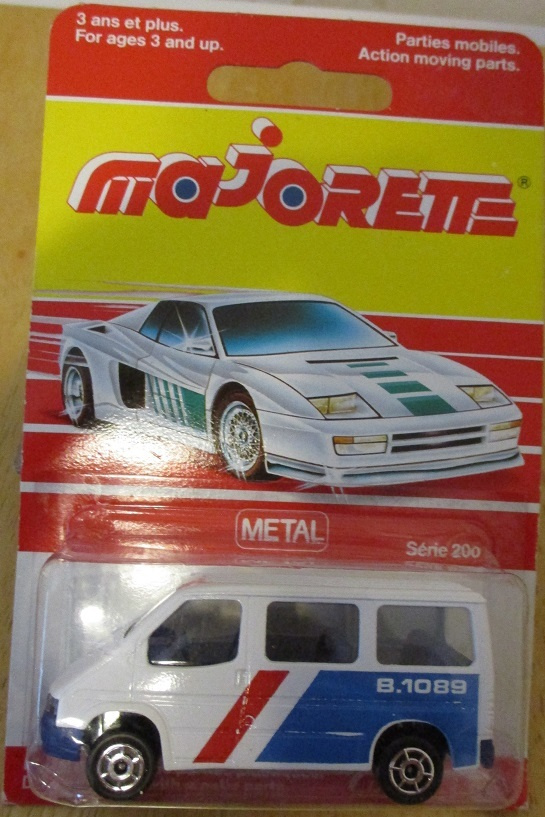 Ford Transit III 100 Van Bus White 1987 Majorette 243 1:60