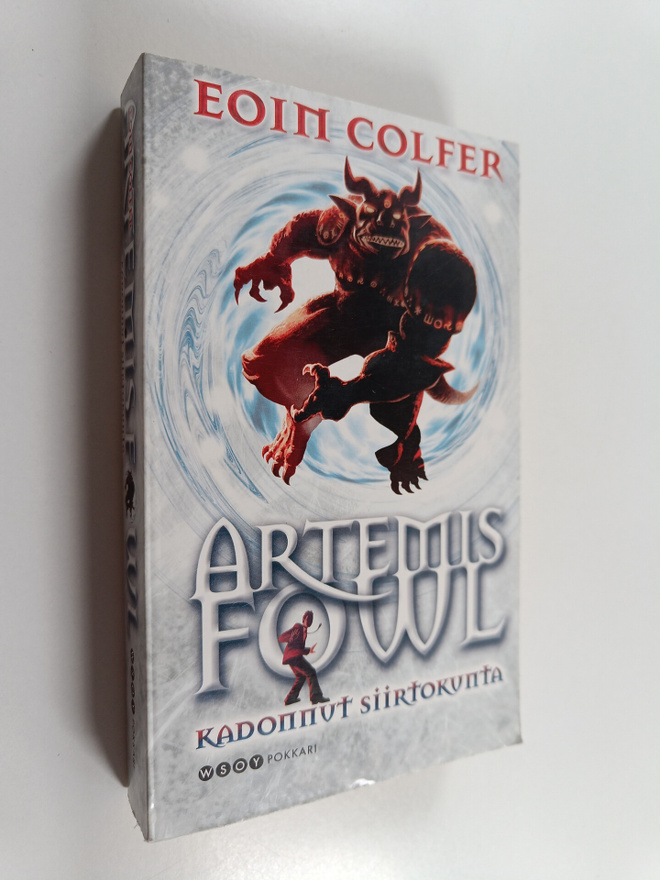 Eoin Colfer : Artemis Fowl : kadonnut siirtokunta