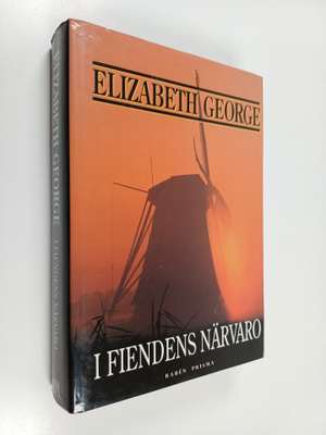 Elizabeth George : I fiendens närvaro