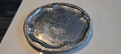 Vintage Tarjotin,halkaisija 31 cm.
