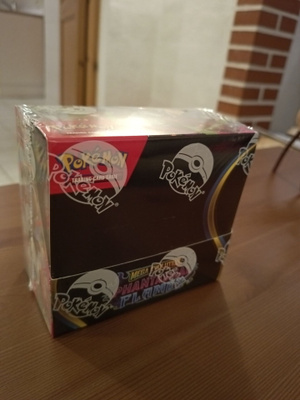 Phantasmal Flames booster box