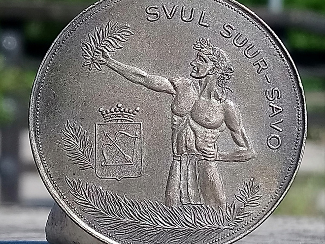 Hopeavärinen merkki 50 Luku. Halkaisija - 37 mm. Hyväkuntoin