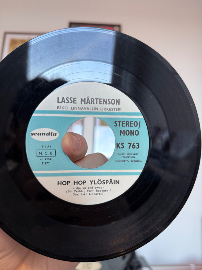 Lasse Mårtenson - Hop Hop Ylöspäin/Kuinka Kaunista On
