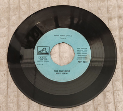The Swinging Blue Jeans Hippy Hippy Shake 7"Single suomi