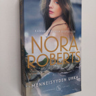 Nora Roberts : Menneisyyden uhka - pikkukuva 1