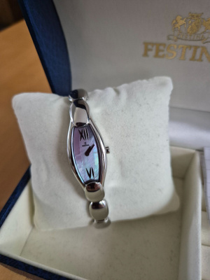 Festina naisten rannekello teräsrannekkeella
