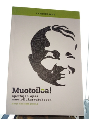 Kenttälä :  Muotoiloa ( SIS POSTIKULU)