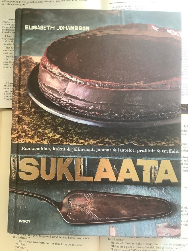Suklaata: raakasuklaa, kakut & jälkiruoat, juomat & jäätelöt