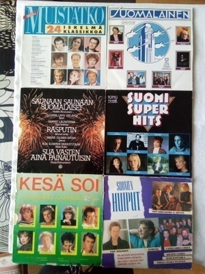 Suomalsisia kokoelma vinyyli LP-levyjä 1970-1990 luvuilta
