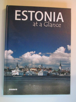 KIRJA ESTONIA / EESTI / VIRO KUVIA PALJON TEKSTI ENGLANTI
