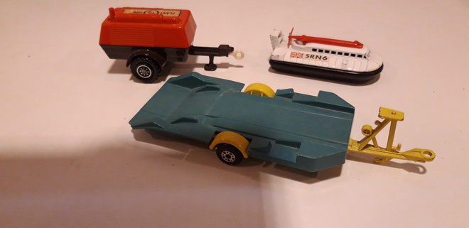 Matchbox traileri tai peräkärry 2 kpl ja ilmatyynyalus v1972