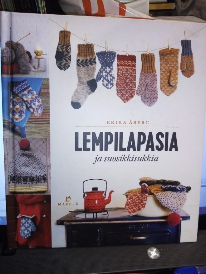 Åberg :  Lempilapasia ja suosikkisukkia (  SIS POSTIKULU)