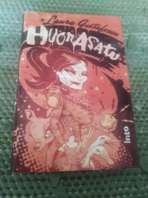 Laura Gustafsson: Huorasatu