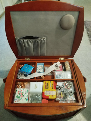 Kaunis vintage ompelulaatikko