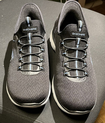Naisten Skechers Waterproof Slip-Ins kengät, koko 39 EUR