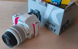 Pentax K-S1 DSLR - digitaalikamera