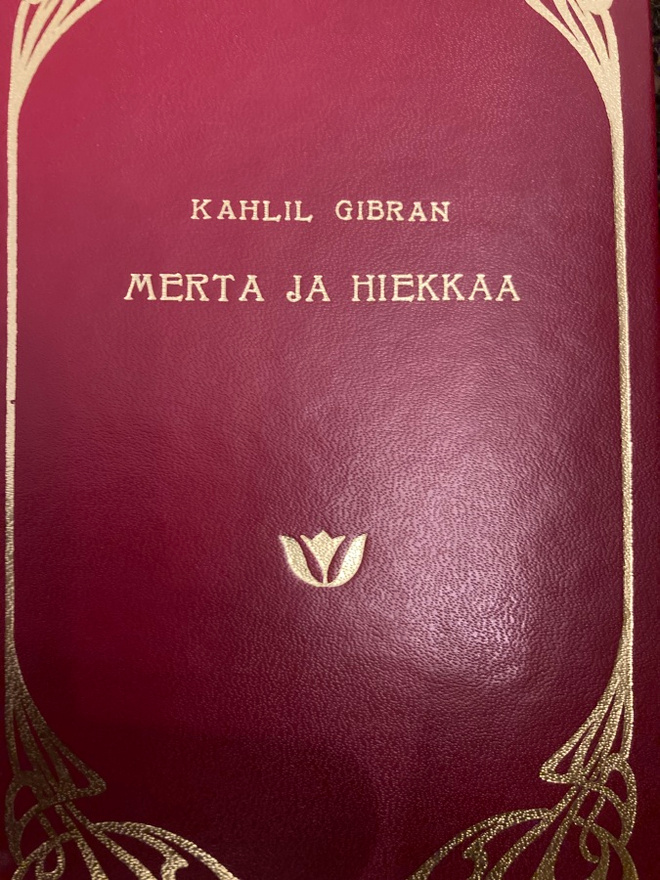 KAHLIL GIBRAN: MERTA JA HIEKKAA