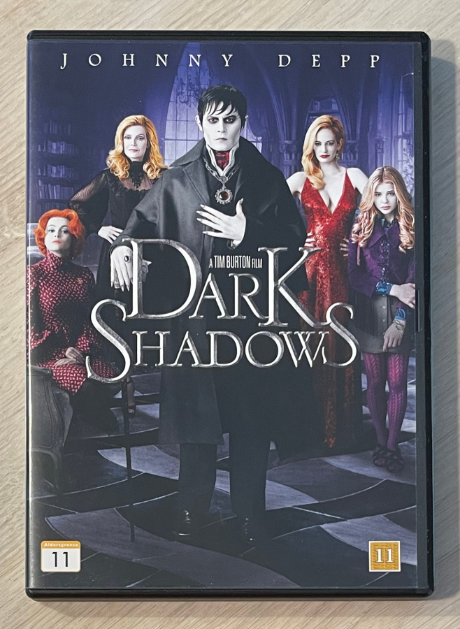 Tim Burton: DARK SHADOWS (2012) Johnny Depp (UUSI)