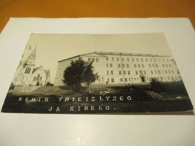 Kemi Yhteislyseo ja kirkko * ei tv