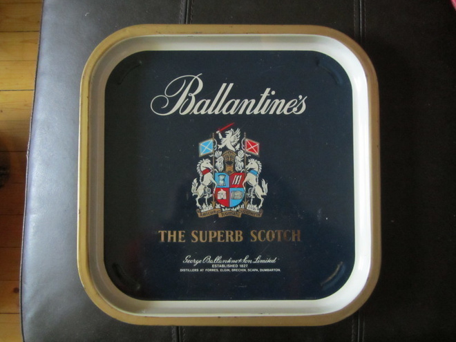 VINTAGE BALLANTINES VISKI TARJOTIN MANCAVE VARUSTE