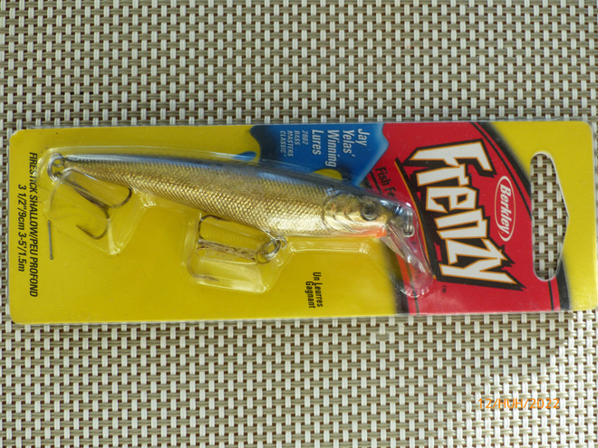 BERKLEY FRENZY Firestick Shallow 9cm Väri: Black Gold