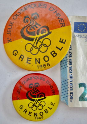 2 VANHAA Merkkiä Grenoble 1968 Olympia Ranska Iso + Pienempi