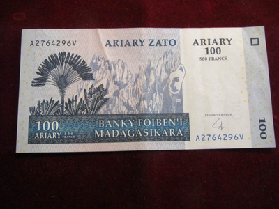 100 ariary - 500 francs 2004. Madagaskar