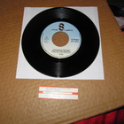 Kisu 7" Jokaiseen Päivään Niin Paljon Mahtuu v.1979 - pikkukuva 1