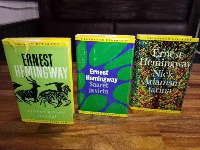 3 kpl Ernest Hemingway kirjoja ( SIS POSTIKULU)