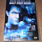 STEVEN SEAGAL HALF PAST DEAD KUOLEMANSELLI DVD - pikkukuva 1
