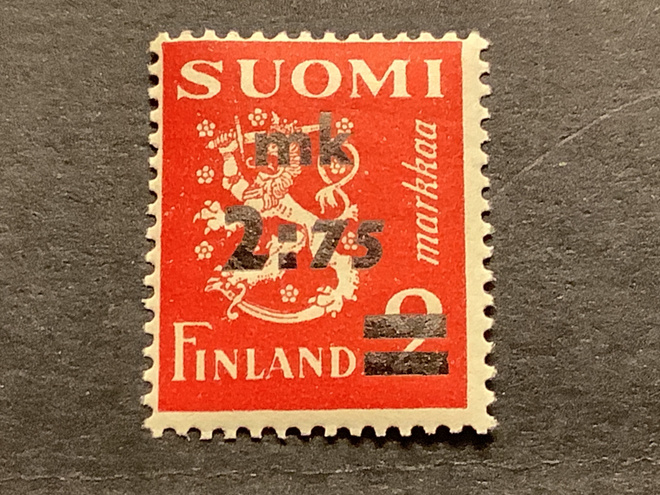 232 / 1940 M30 Leijona punainen 2,75/ 2 mk ** postituore