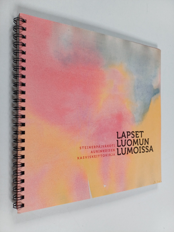 Lapset luomun lumoissa : steinerpäiväkoti Aurinkoisen kas...