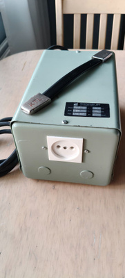 Suojaerotusmuuntaja 220/110 VAC