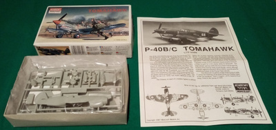 1/72 Curtiss P-40B Tomahawk (Academy)