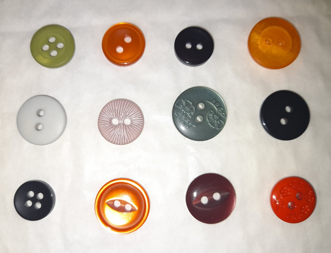11 -15mm erilaisia asuste nappeja
