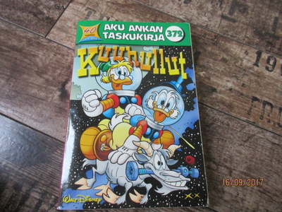 Aku Ankan taskukirja 372 - Kuuhullut (1.Painos)