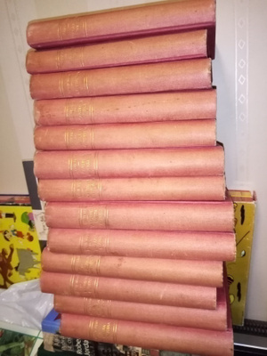 13 kpl kokoelma David Hume dekkareita ( SIS POSTIKULU)