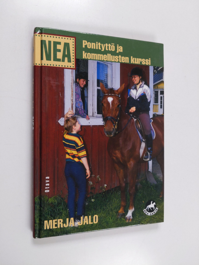 Merja Jalo : Ponityttö ja kommellusten kurssi