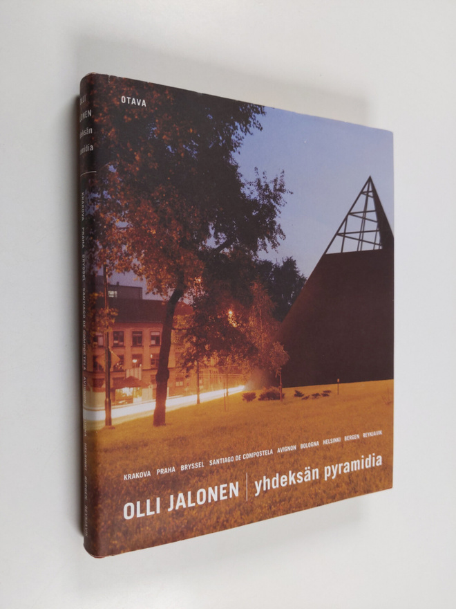 Olli Jalonen : Yhdeksän pyramidia, eli, Kertomus yhdeksäs...