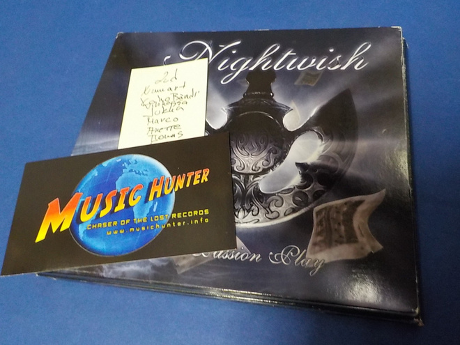 NIGHTWISH - THE DARK PASSION PLAY 2CD BÄNDIN NIMMAREILLA