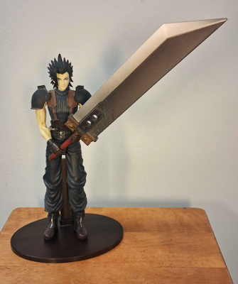 Figuuri Crisis Core: Final Fantasy VII Zack Fair Play Arts