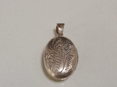 Hopeinen medaljonki riipus 925